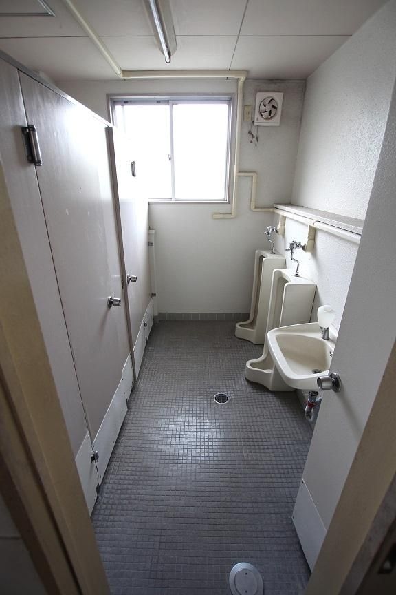 【トイレ】　各階に共用トイレあります！