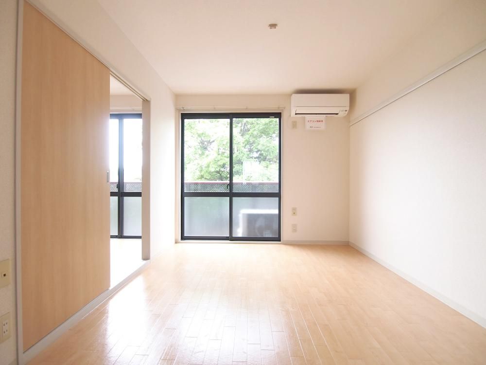 �y�����E���r���O�z�@5.9���m���i�����j