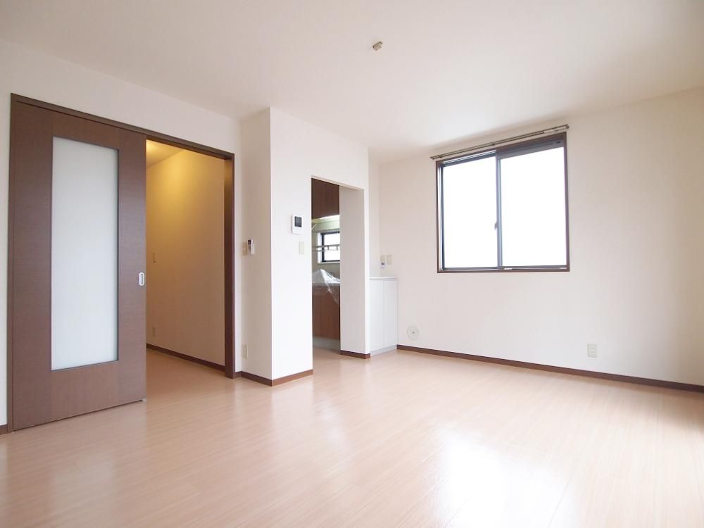 �y�����E���r���O�z�@�Ɨ��^�L�b�`��