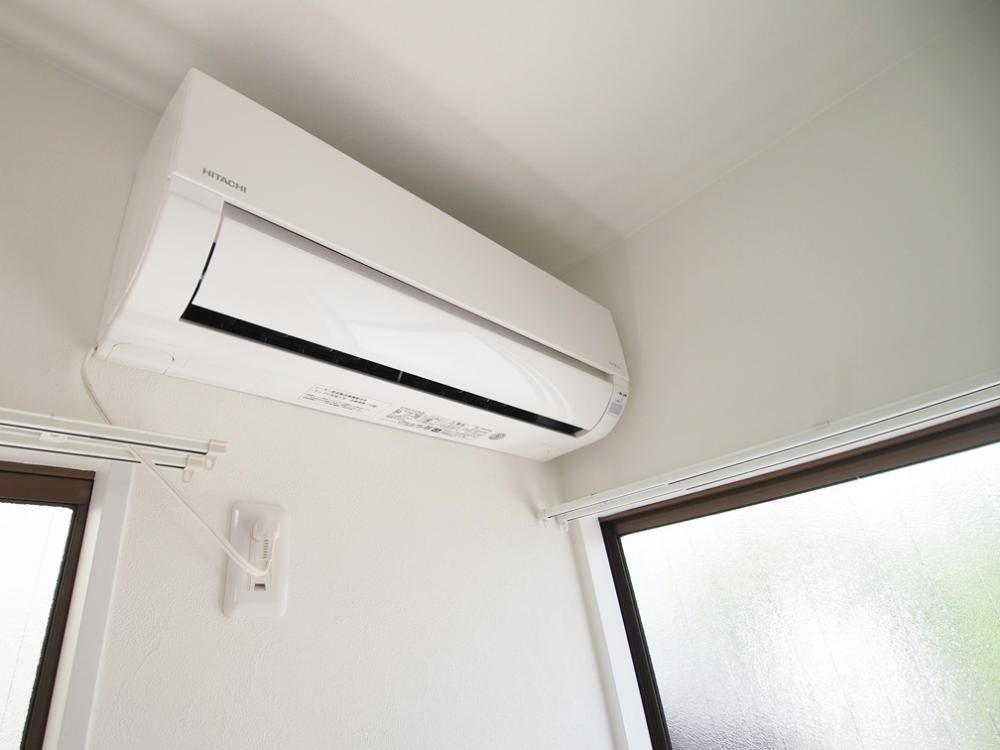 �y���̑��ݔ��z�@�G�A�R��1��t���Ă܂��I