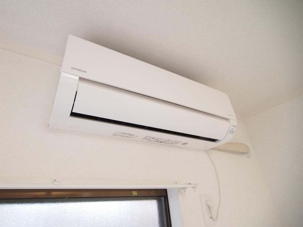 �y���̑��ݔ��z�@�G�A�R��1��t���Ă܂��I