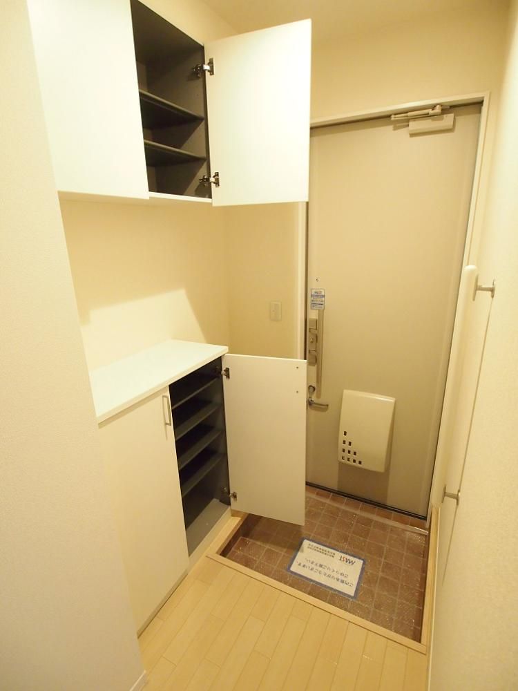 �y���ցz�@�Z�p���[�g���̃V���[�Y�{�b�N�X�ł���