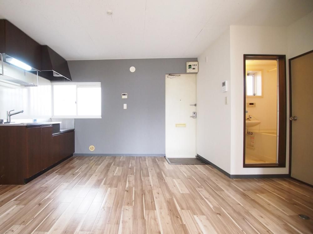 �y�����E���r���O�z�@8���̍L�X�Ƃ����_�C�j���O