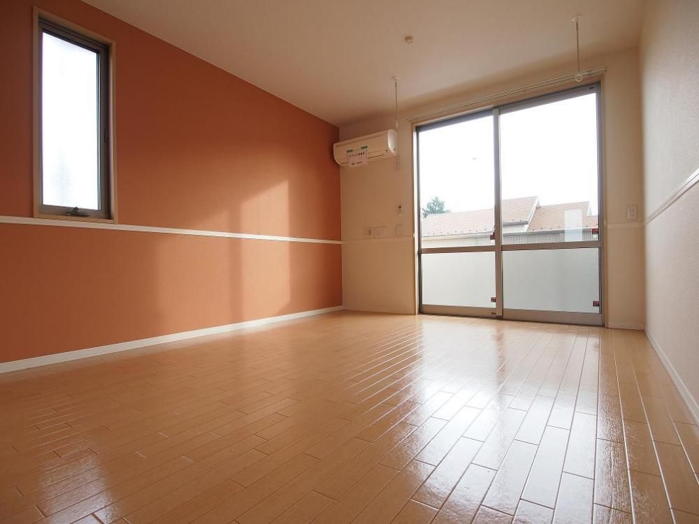 �y���ԁE���r���O�z�@11.8���̍L�X�Ƃ������r���O