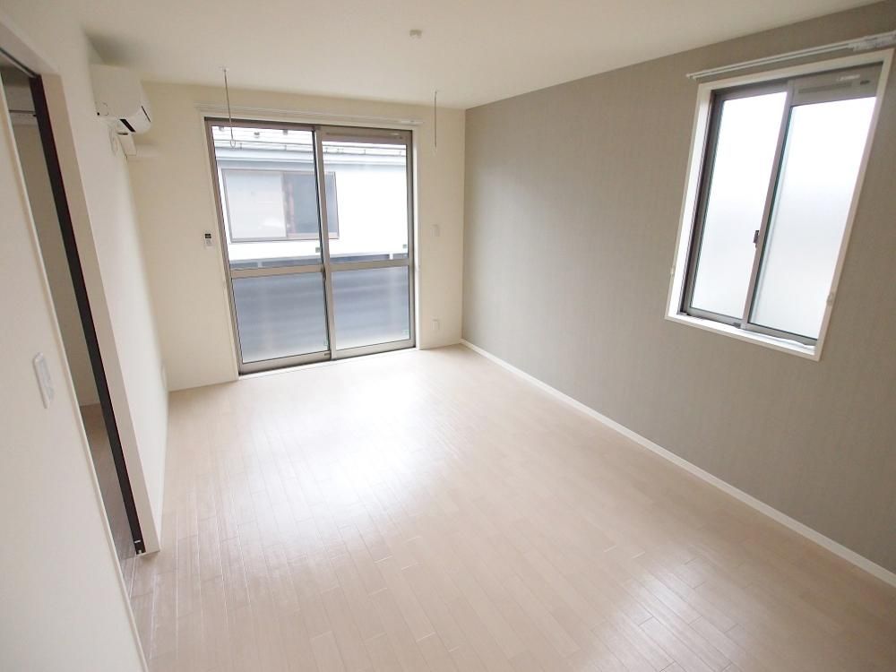 �y�����E���r���O�z�@���Չ�����J�E���^�[�V�X�e���L�b�`���Ȃǐݔ��[����