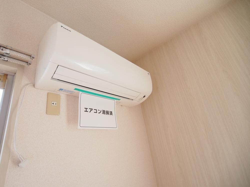 �y���̑��ݔ��z�@�G�A�R��1�t��