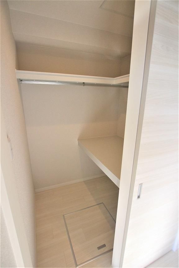 �y���[�z�@�E�H�[�N�C���N���[�[�b�g