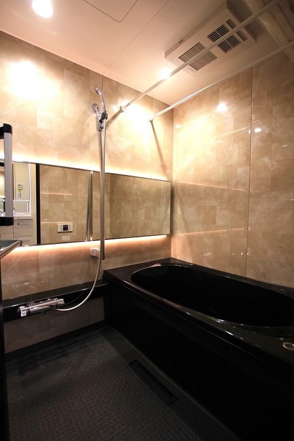 �y�o�X�z�@LED�_�E�����C�g�A�����ԐڏƖ��ƂȂ��Ă���܂��B