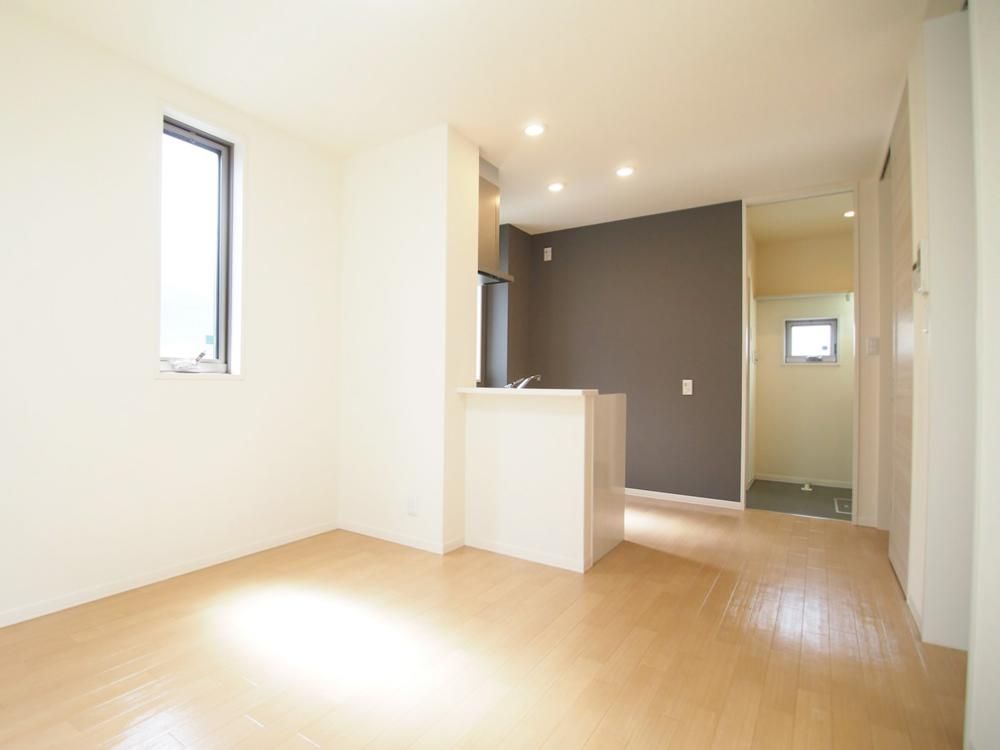 �y���ԁE���r���O�z�@9.7���̍L�X�Ƃ������r���O��