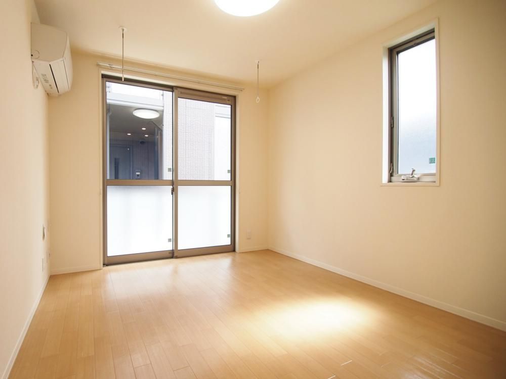 �y���ԁE���r���O�z�@2�ʍ̌��̖��邢�������ł��I